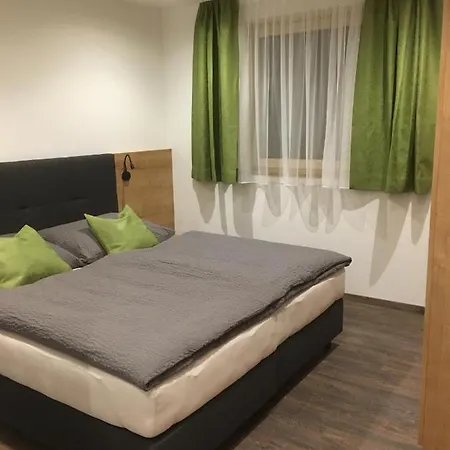 Suot Crapalb Apartment *